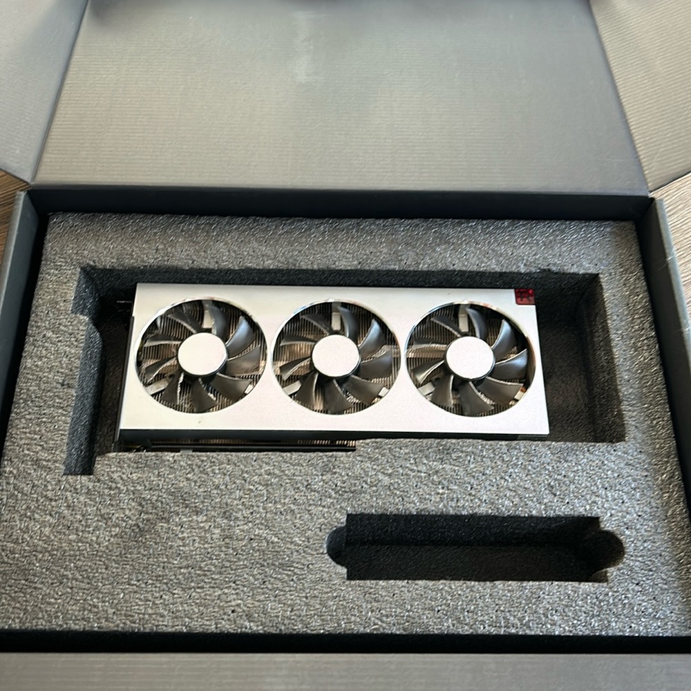 Radeon VII Graphics Card